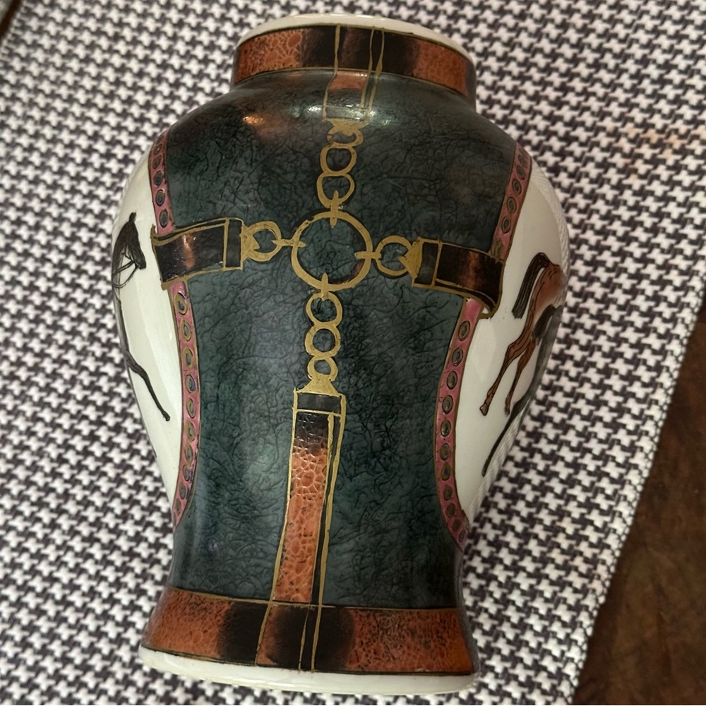 Vintage WBI Porcelain Equestrian Equestrian Themed Decorative Vase - Picture 3 of 4